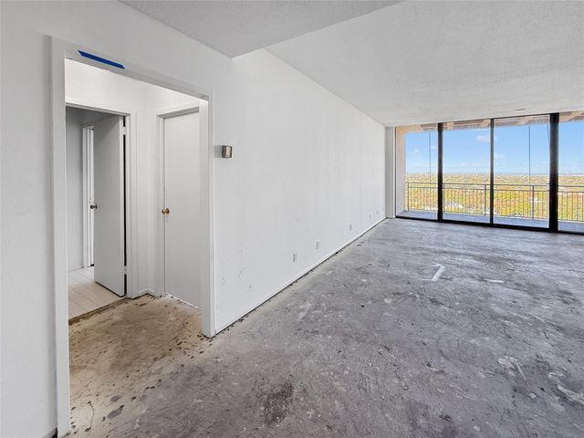 6335 W Northwest Highway 1815, Dallas, TX 75225