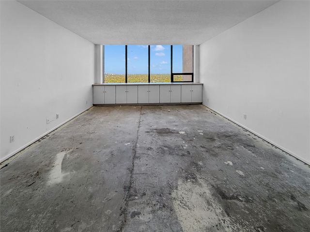 6335 W Northwest Highway 1815, Dallas, TX 75225