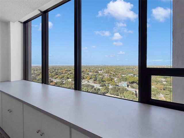 6335 W Northwest Highway 1815, Dallas, TX 75225