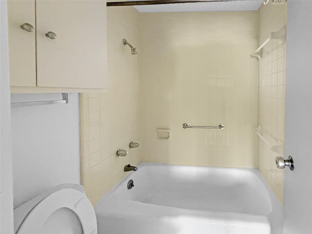 6335 W Northwest Highway 1815, Dallas, TX 75225