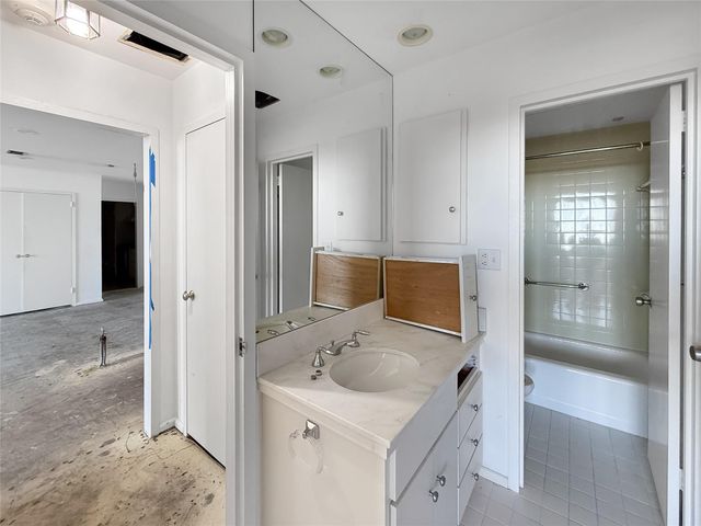 6335 W Northwest Highway 1815, Dallas, TX 75225