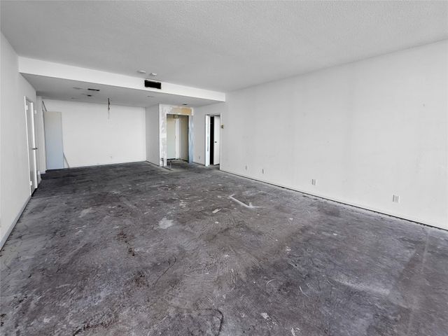 6335 W Northwest Highway 1815, Dallas, TX 75225