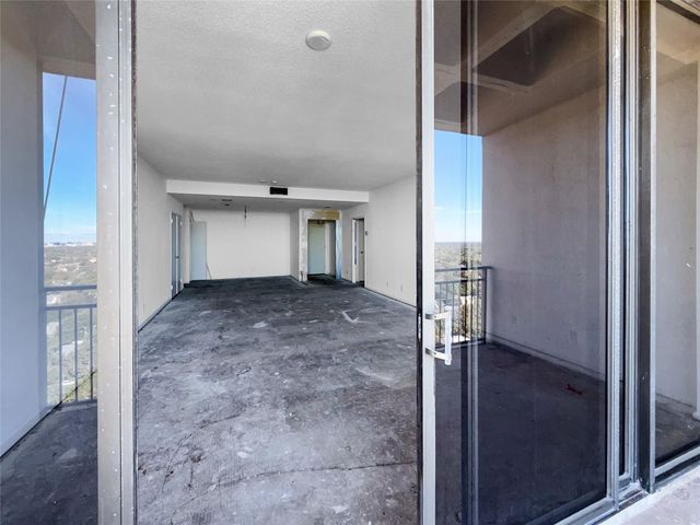 6335 W Northwest Highway 1815, Dallas, TX 75225