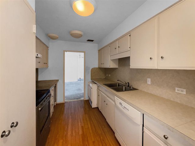 6335 W Northwest Highway 1815, Dallas, TX 75225