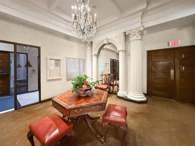 6335 W Northwest Highway 1815, Dallas, TX 75225