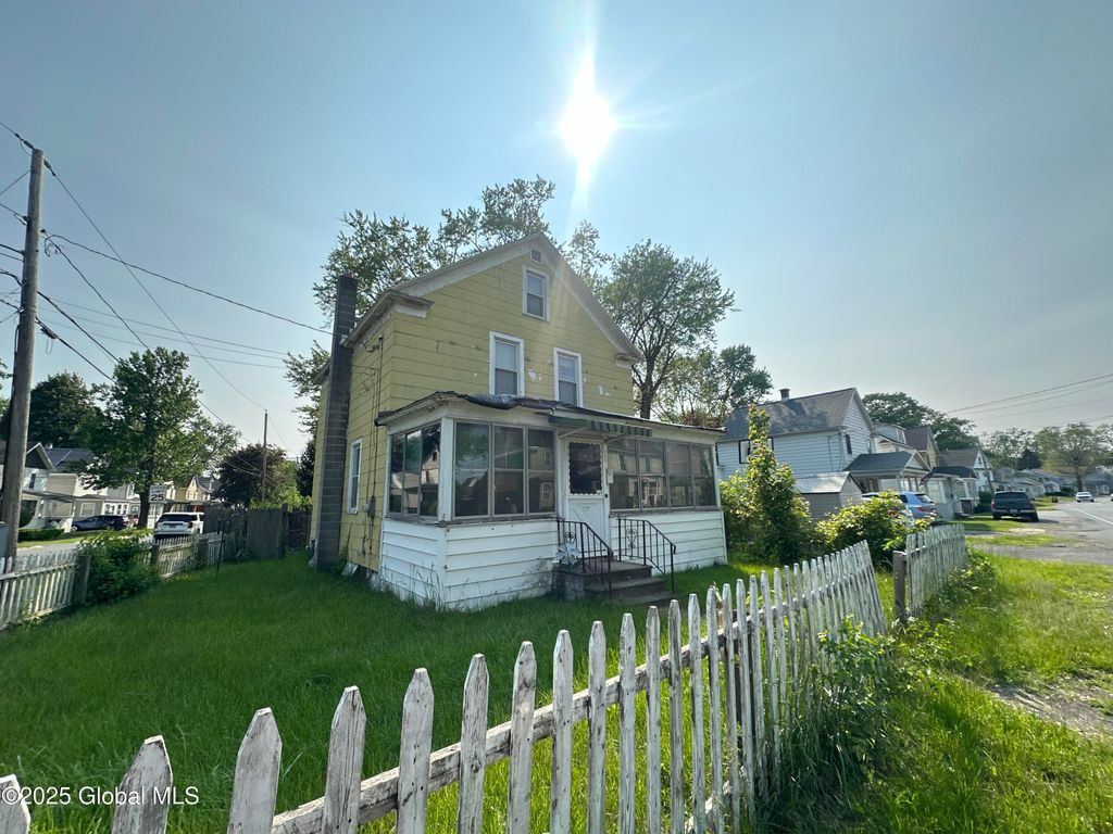 3226 Albany Street, Schenectady, NY 12304