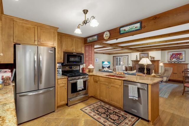 5420 Woodcrest Drive, Edina, MN 55424