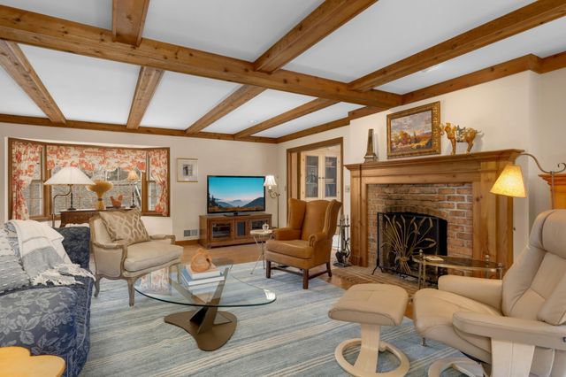 5420 Woodcrest Drive, Edina, MN 55424