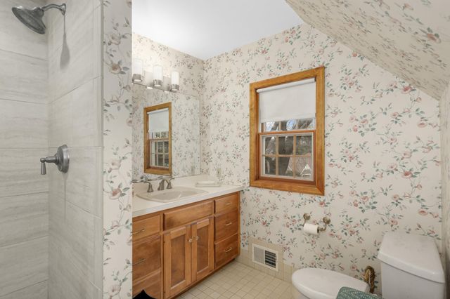 5420 Woodcrest Drive, Edina, MN 55424