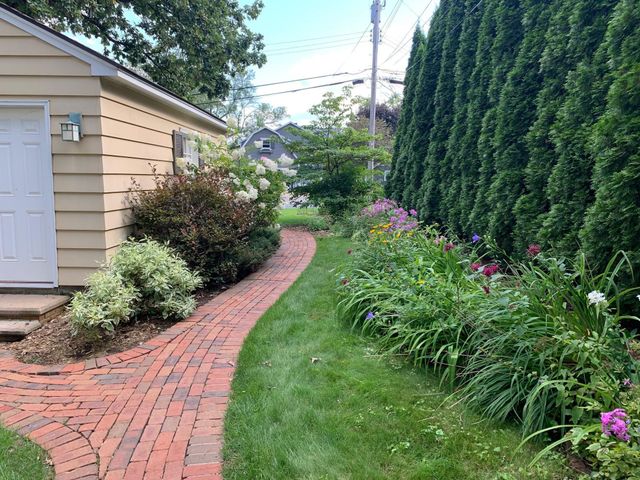 5420 Woodcrest Drive, Edina, MN 55424