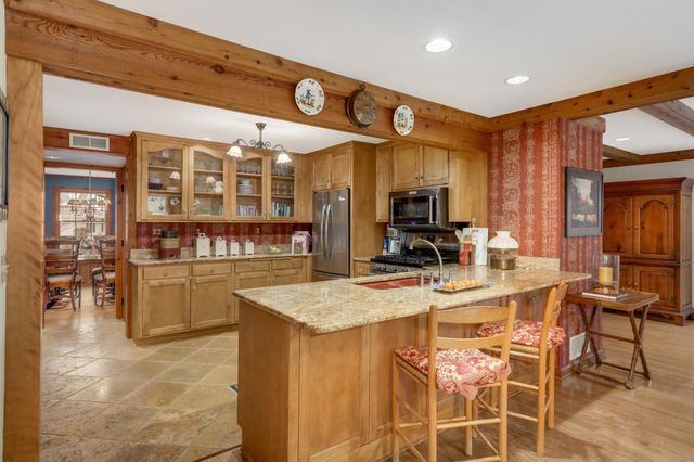 5420 Woodcrest Drive, Edina, MN 55424