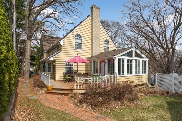 5420 Woodcrest Drive, Edina, MN 55424