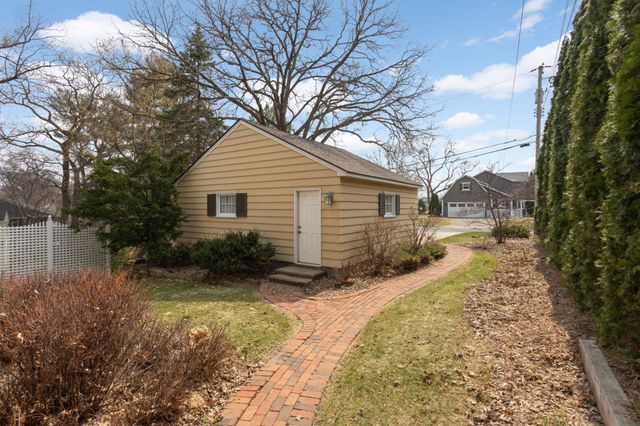 5420 Woodcrest Drive, Edina, MN 55424