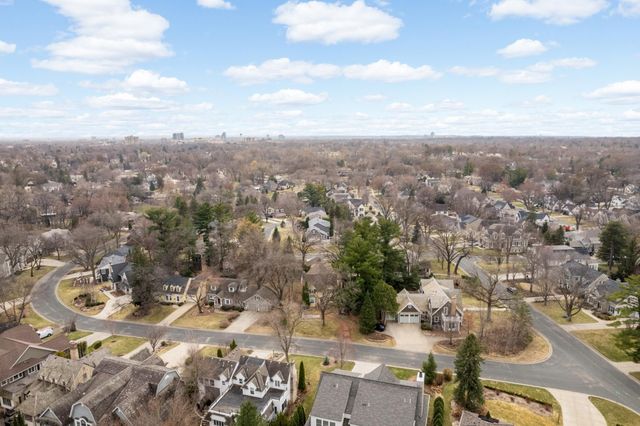 5420 Woodcrest Drive, Edina, MN 55424