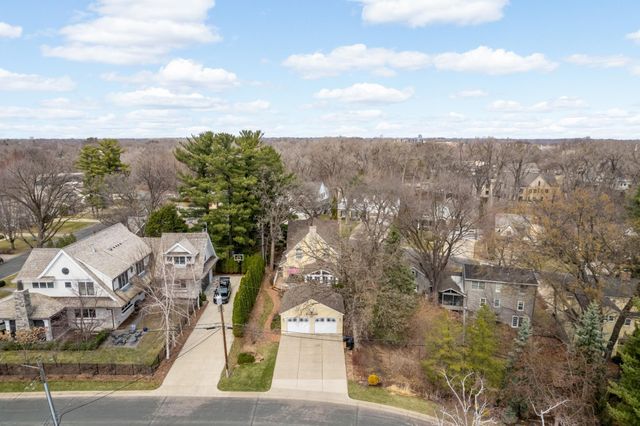 5420 Woodcrest Drive, Edina, MN 55424