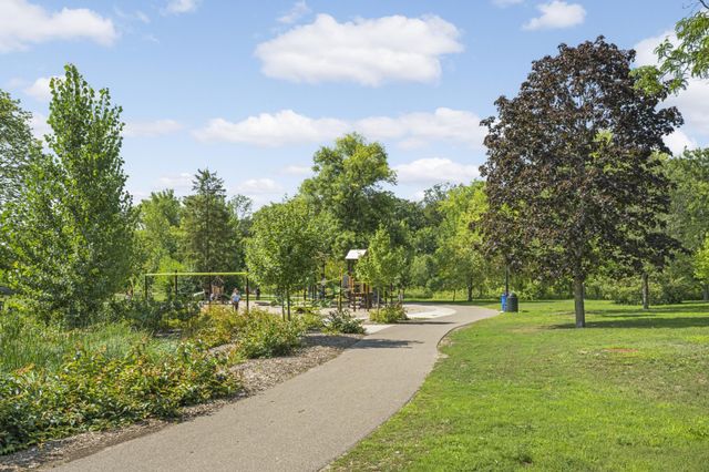 5420 Woodcrest Drive, Edina, MN 55424