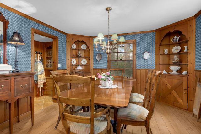 5420 Woodcrest Drive, Edina, MN 55424