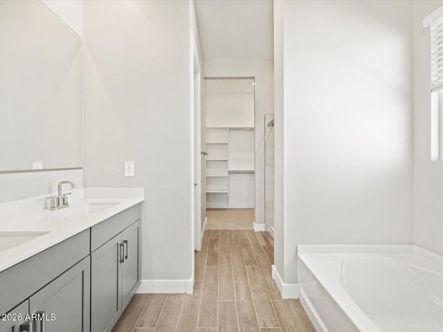 17677 W COLLEGE Drive, Goodyear, AZ 85395