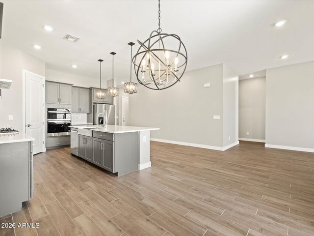 17677 W COLLEGE Drive, Goodyear, AZ 85395