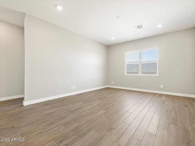 17677 W COLLEGE Drive, Goodyear, AZ 85395