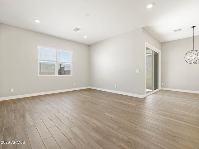 17677 W COLLEGE Drive, Goodyear, AZ 85395