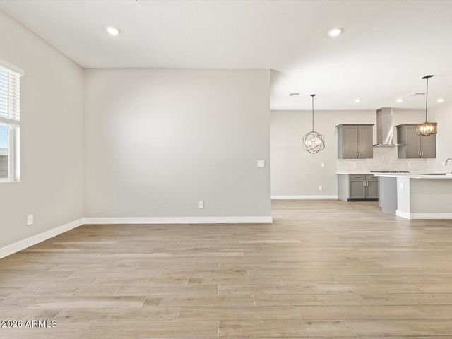 17677 W COLLEGE Drive, Goodyear, AZ 85395