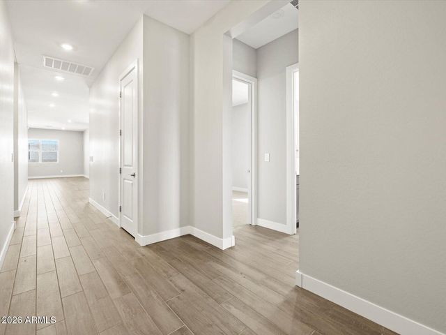 17677 W COLLEGE Drive, Goodyear, AZ 85395