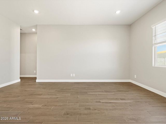 17677 W COLLEGE Drive, Goodyear, AZ 85395