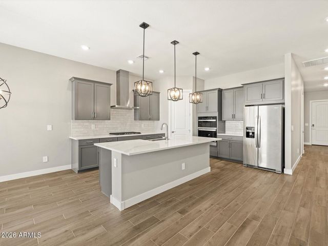 17677 W COLLEGE Drive, Goodyear, AZ 85395