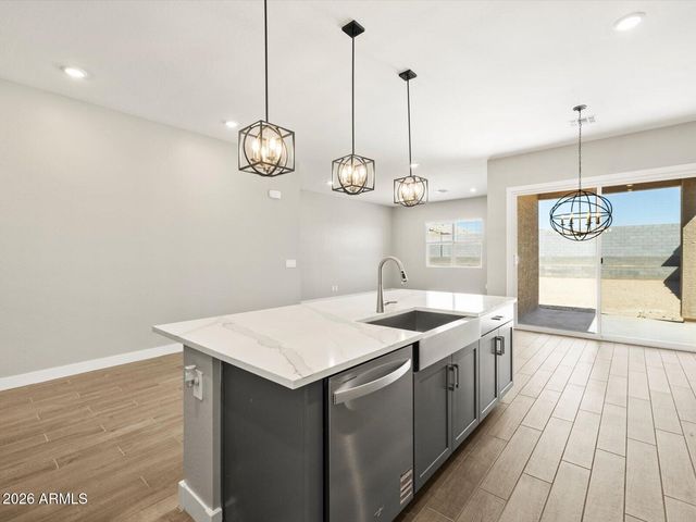 17677 W COLLEGE Drive, Goodyear, AZ 85395