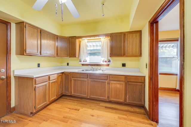 1305 Frank Street, Kingsport, TN 37665