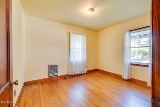 1305 Frank Street, Kingsport, TN 37665