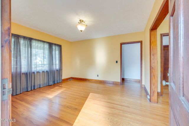 1305 Frank Street, Kingsport, TN 37665