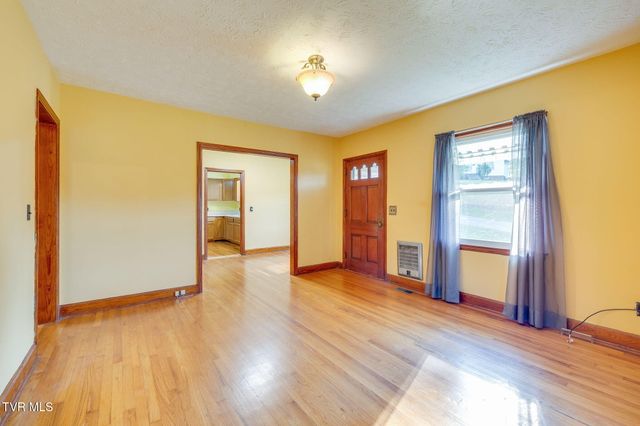 1305 Frank Street, Kingsport, TN 37665