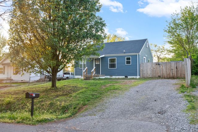 37 Maple St, Clarksville, TN 37042
