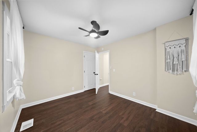 37 Maple St, Clarksville, TN 37042