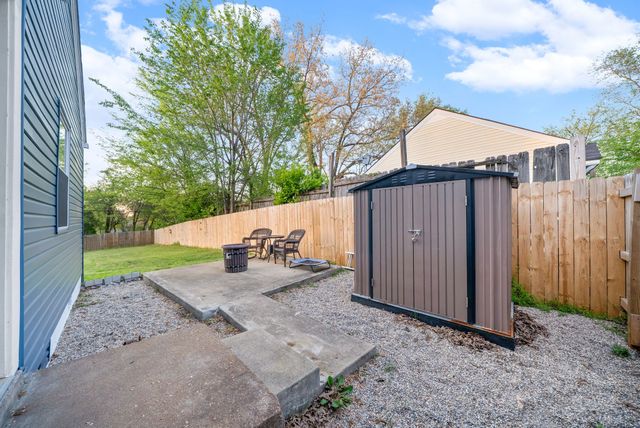 37 Maple St, Clarksville, TN 37042