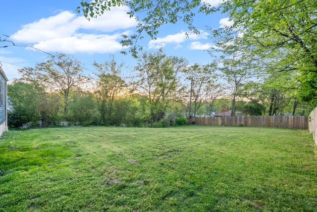 37 Maple St, Clarksville, TN 37042