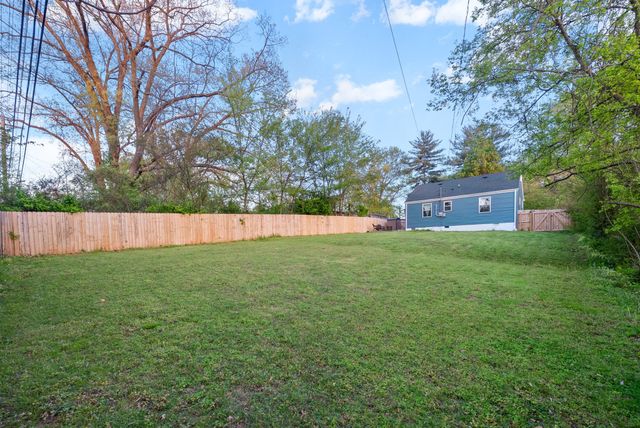 37 Maple St, Clarksville, TN 37042