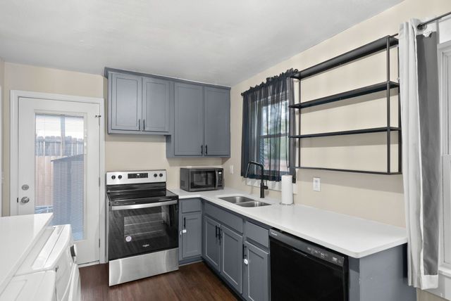 37 Maple St, Clarksville, TN 37042