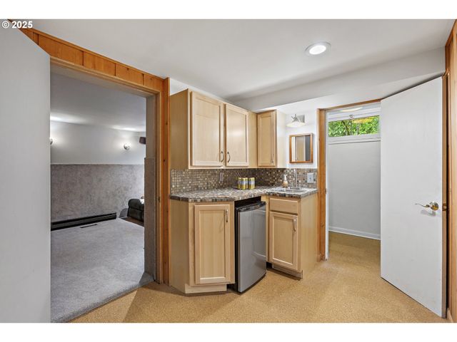 10505 S HEDLUND Ave, Portland, OR 97219