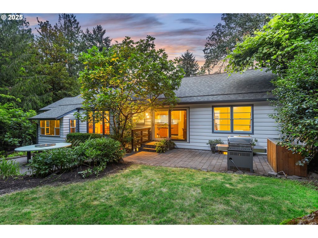 10505 S HEDLUND Ave, Portland, OR 97219