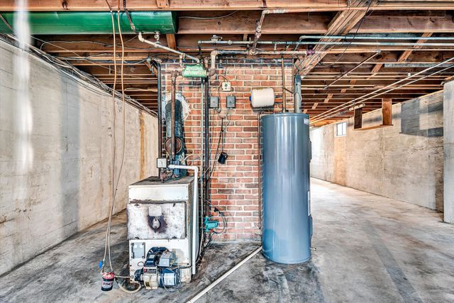 3751 Londonderry DR, Roanoke, VA 24014