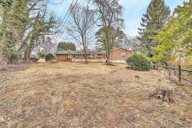 3751 Londonderry DR, Roanoke, VA 24014