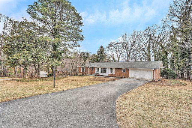 3751 Londonderry DR, Roanoke, VA 24014