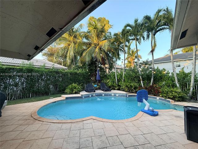1923 Harbor View Cir 1923, Weston, FL 33327