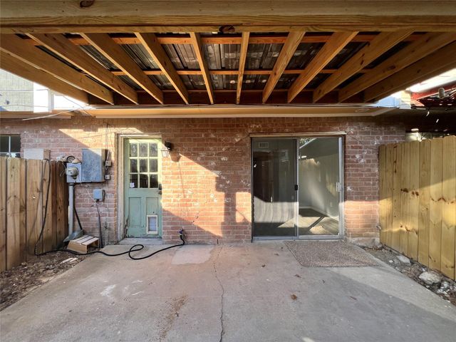 3208 Briar Court, Baytown, TX 77521