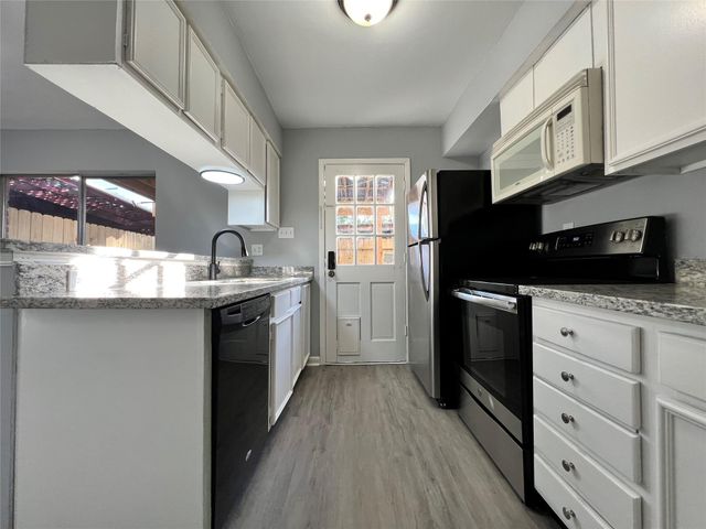 3208 Briar Court, Baytown, TX 77521