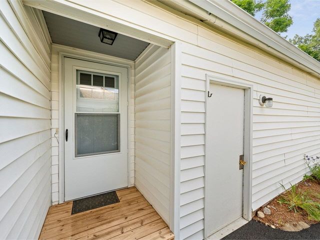 35 Fairmont Place, Burlington, VT 05408