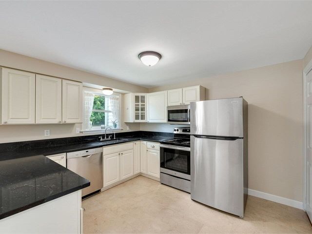 35 Fairmont Place, Burlington, VT 05408